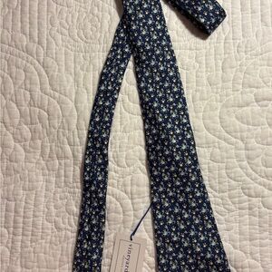 Vineyard Vines Navy Floral Tie - BOYS